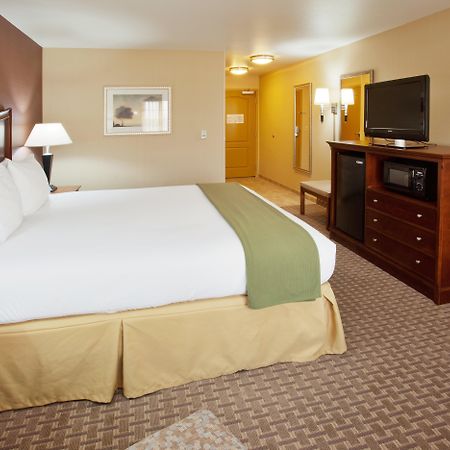 Holiday Inn Express Hotel & Suites Willows By Ihg Номер фото